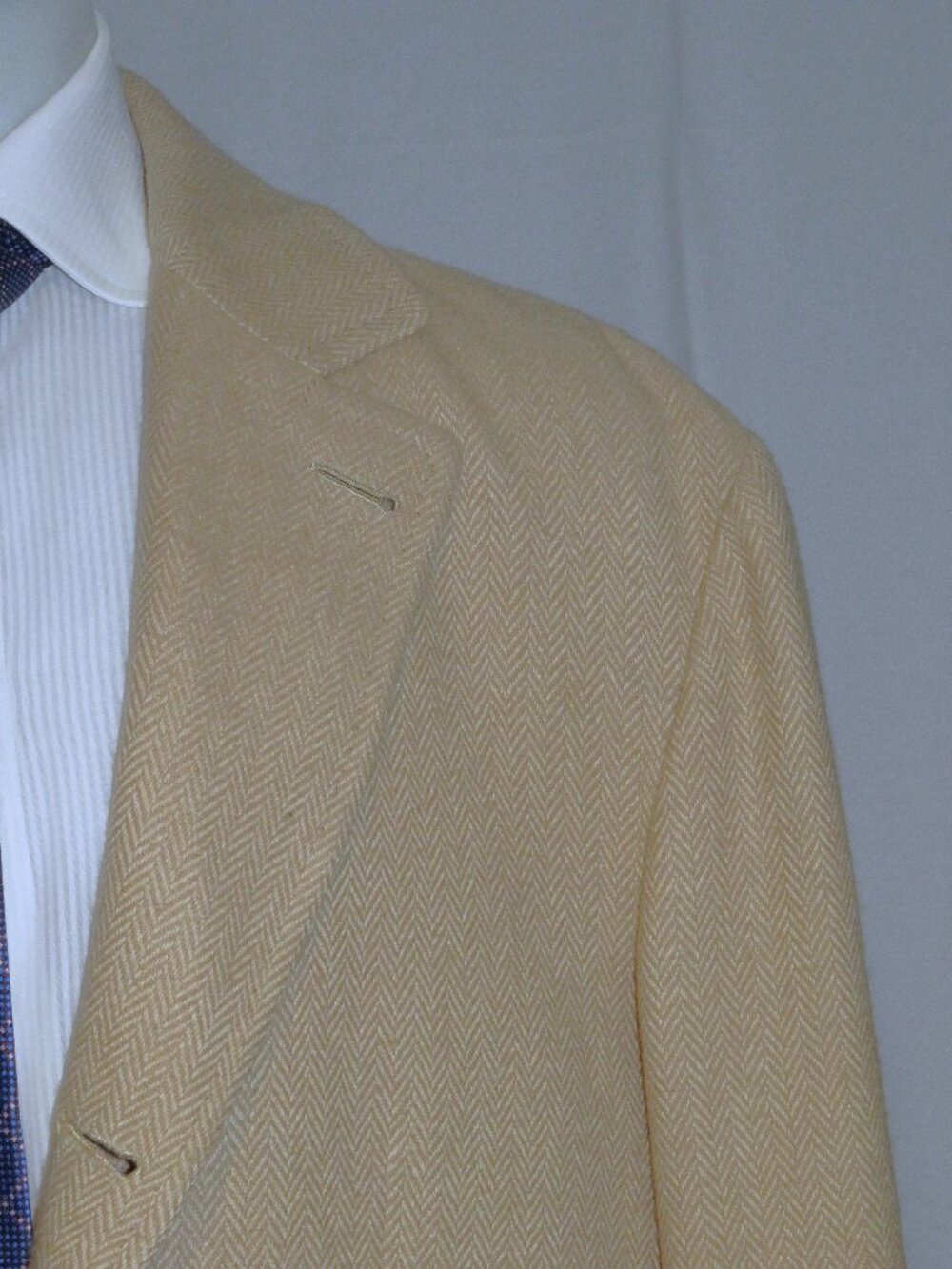 Kiton 100% Guanaco Handmade Vintage Beige Herringbone Three Roll Two Jacket 44
